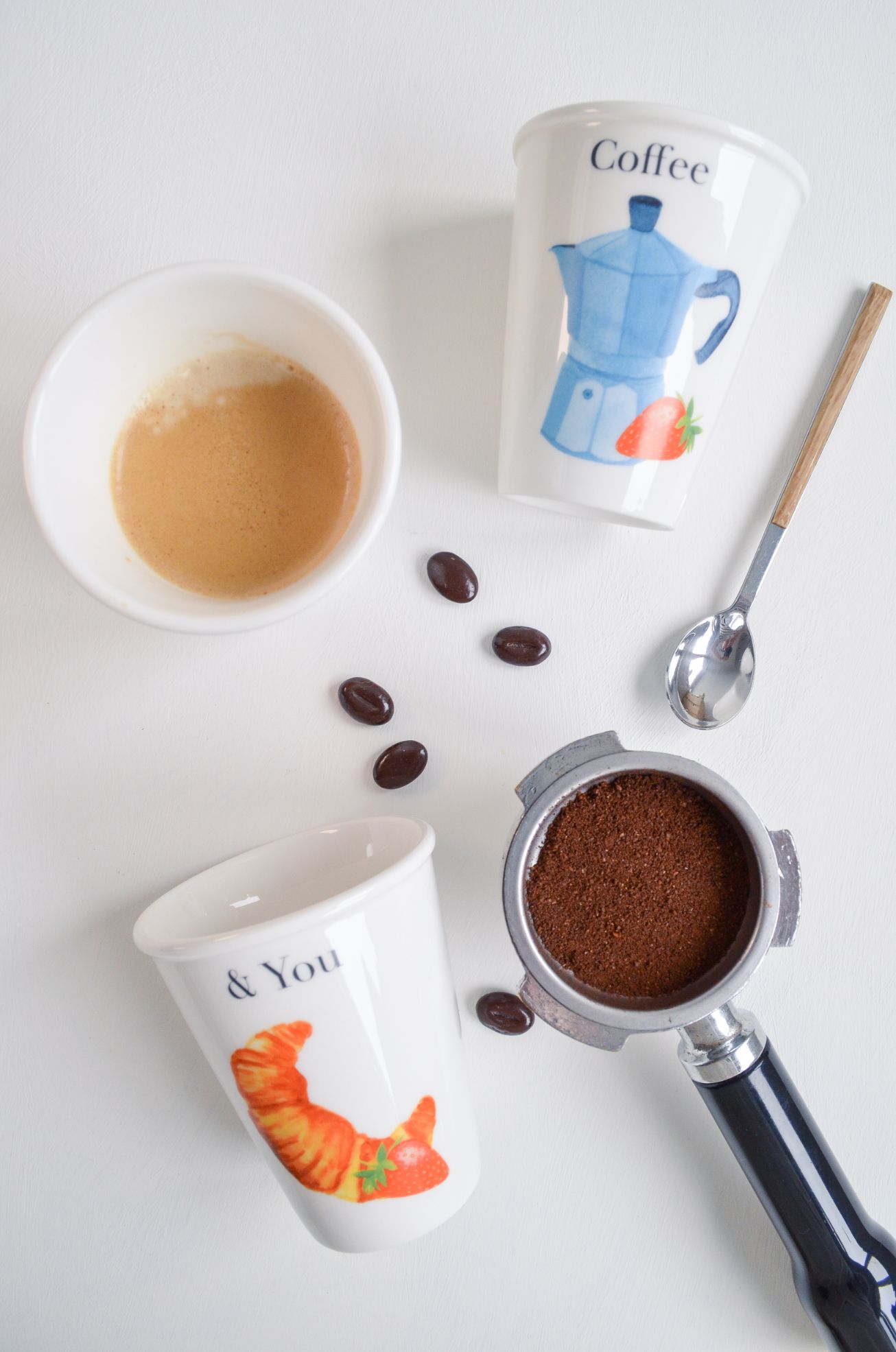 set koffiebekers coffee and you met aquarel illustraties van koffie en croissant