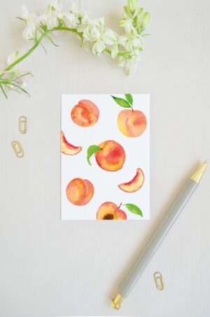 blanco zomerse ansichtkaart met aquarel geschilderde perziken